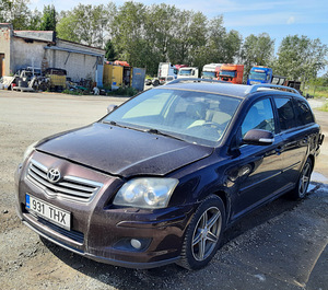 TOYOTA AVENSIS 2,2 D-KAT, VARUOSAD (2 foto / 10)