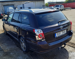 TOYOTA AVENSIS 2,2 D-KAT, VARUOSAD (5 foto / 10)