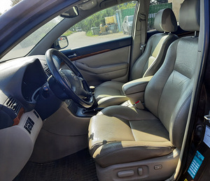 TOYOTA AVENSIS 2,2 D-KAT, VARUOSAD (7 foto / 10)