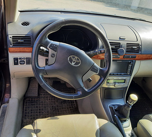 TOYOTA AVENSIS 2,2 D-KAT, VARUOSAD (8 foto / 10)