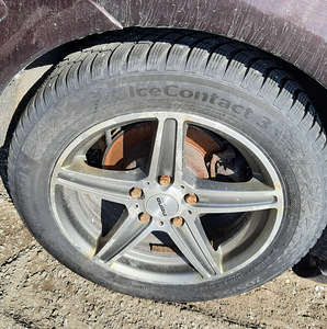 TOYOTA AVENSIS 2,2 D-KAT, VARUOSAD (9 foto / 10)