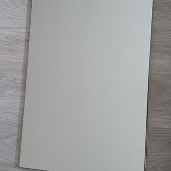 Зеркало размером 72x48см