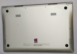Ноутбук Samsung NP900X4D + Зарядка (аку не работает) (3 фото из 8)