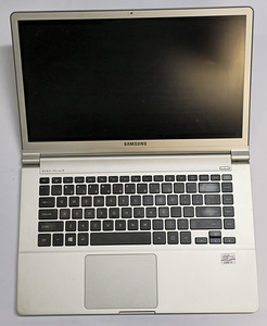 Ноутбук Samsung NP900X4D + Зарядка (аку не работает) (5 фото из 8)