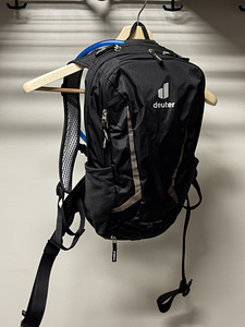 Deuter rattaseljakott koos CamelBak joogisüsteemiga (2 foto / 7)