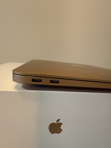 MacBook Air 13" M1 256GB 8GB (6 фото из 8)