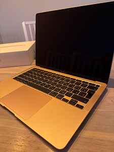 MacBook Air 13" M1 256GB 8GB (7 фото из 8)