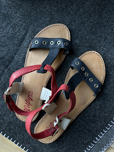 Сандалии Tommy Hilfiger (2 фото из 4)
