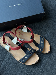 Сандалии Tommy Hilfiger (4 фото из 4)