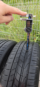 Hankook 215/65R17 (4 фото из 5)