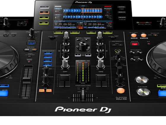 Pioneer XDJ-RX All-in-one DJ system WITH A CASE