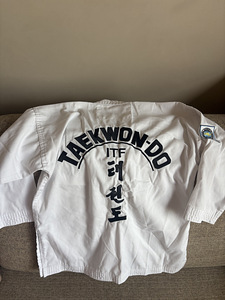Müüa taekwondo kimono (2 foto / 5)