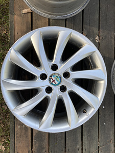 Alfa Romeo 17 veljed (2 foto / 6)