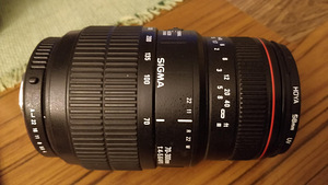 Sigma 70 – 300mm f/4-5,6 APO (1 foto / 3)