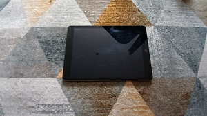 iPad 9 (2 foto / 3)