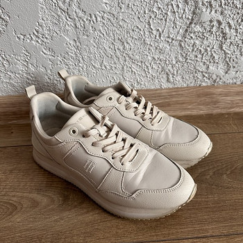 Tommy Hilfiger tossud