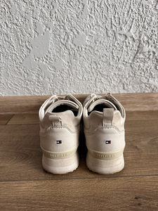 Кроссовки Tommy Hilfiger (2 фото из 2)
