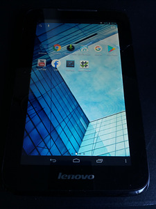Планшет Lenovo (4 фото из 6)