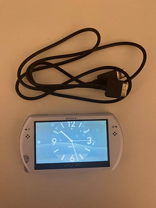 PSP GO (1 фото из 5)