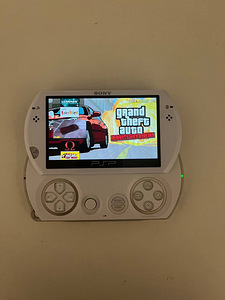 PSP GO (2 фото из 5)