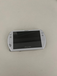 PSP GO (5 фото из 5)