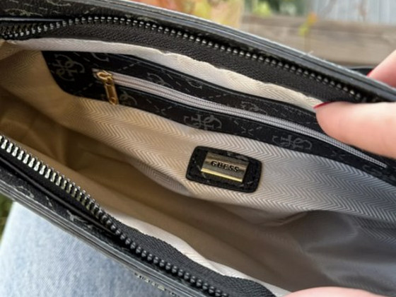 Продам сумку Guess в хорошем состоянии