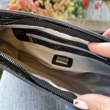 Müüa Guess kott heas seisukorras