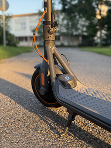 Segway Ninebot eKickscooter F40E (3 фото из 5)