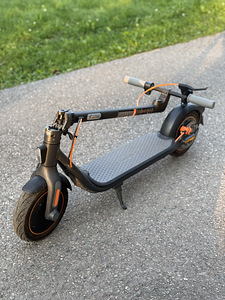 Segway Ninebot eKickscooter F40E (5 фото из 5)