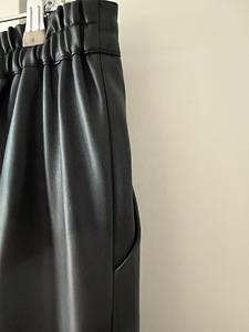 Женские брюки Mint Velvet Faux Leather Crop Wide Trousers (9 фото из 9)
