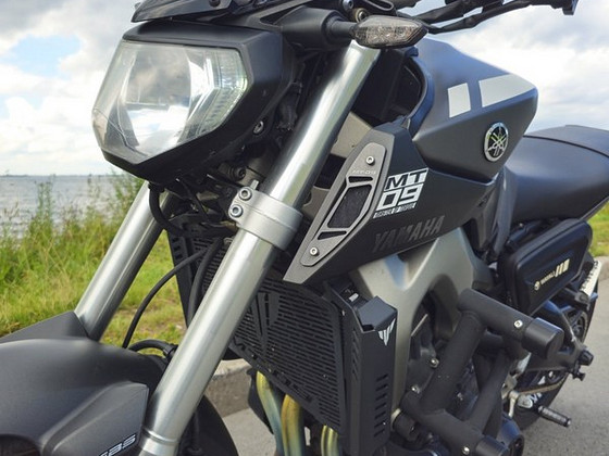 Продам Yamaha MT09 12.2015 года в хорошем состоянии.