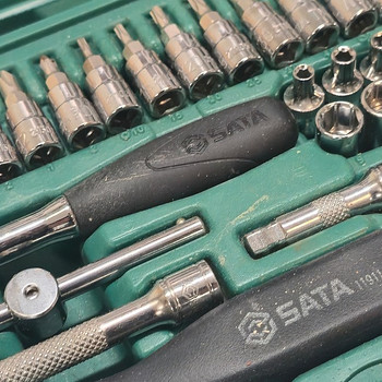 Padrunite ja võtmete komplekt Sata + Kohver