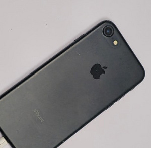 Смартфон Apple Iphone 7 32gb аку 79% + Чехол (7 фото из 7)