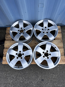 Mercedes Benz 16" диски (1 фото из 3)