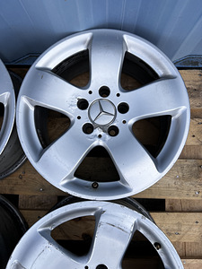 Mercedes Benz 16" диски (2 фото из 3)