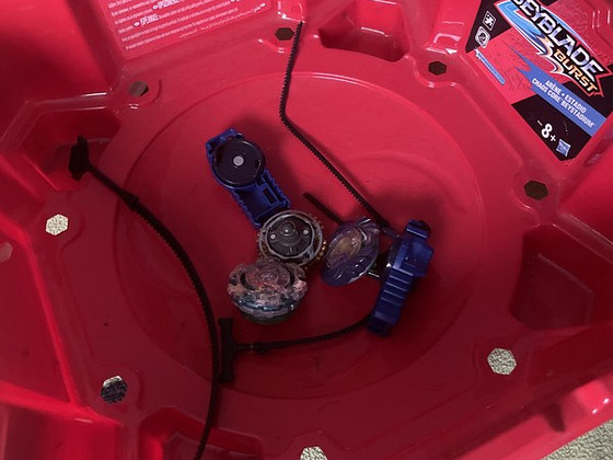 арена Beyblade