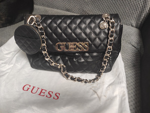 Сумка Guess (1 фото из 1)