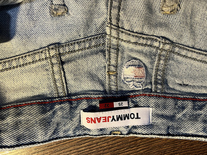 Tommy Jeans originaal teksad (6 foto / 8)
