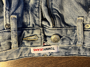 Tommy Jeans originaal teksad (7 foto / 8)