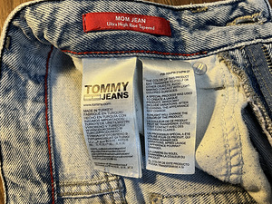 Tommy Jeans originaal teksad (8 foto / 8)