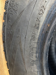 Зимние шины 185/70 R14 (2 фото из 3)