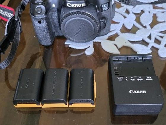 Canon EOS 70D koos lisadega