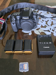 Canon EOS 70D с аксессуарами (1 фото из 4)