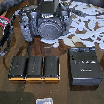 Canon EOS 70D с аксессуарами