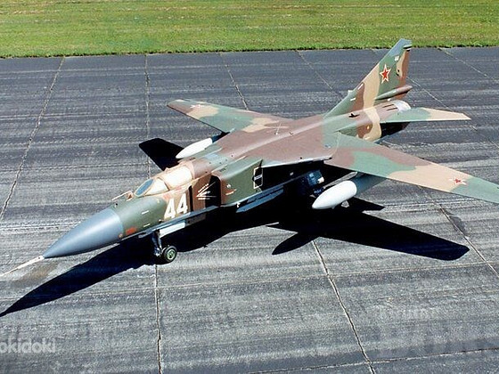 Люк кабины пилота MIG 23