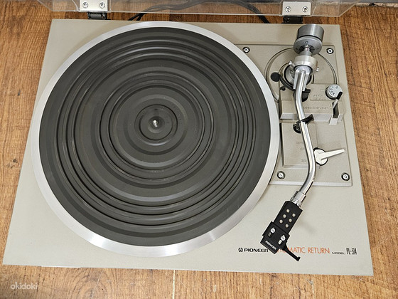 Pioneer PL-514 2-скоростной проигрыватель с ременным приводом