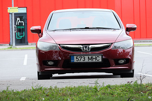 Honda Civic 2011 1.8 103kw (2 фото из 14)