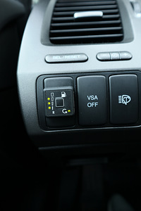 Honda Civic 2011 1.8 103kw (13 фото из 14)