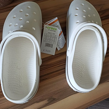 Crocs новые.