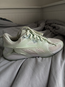WMNS Jordan Heir EUR: 38 UK:5 (3 foto / 7)